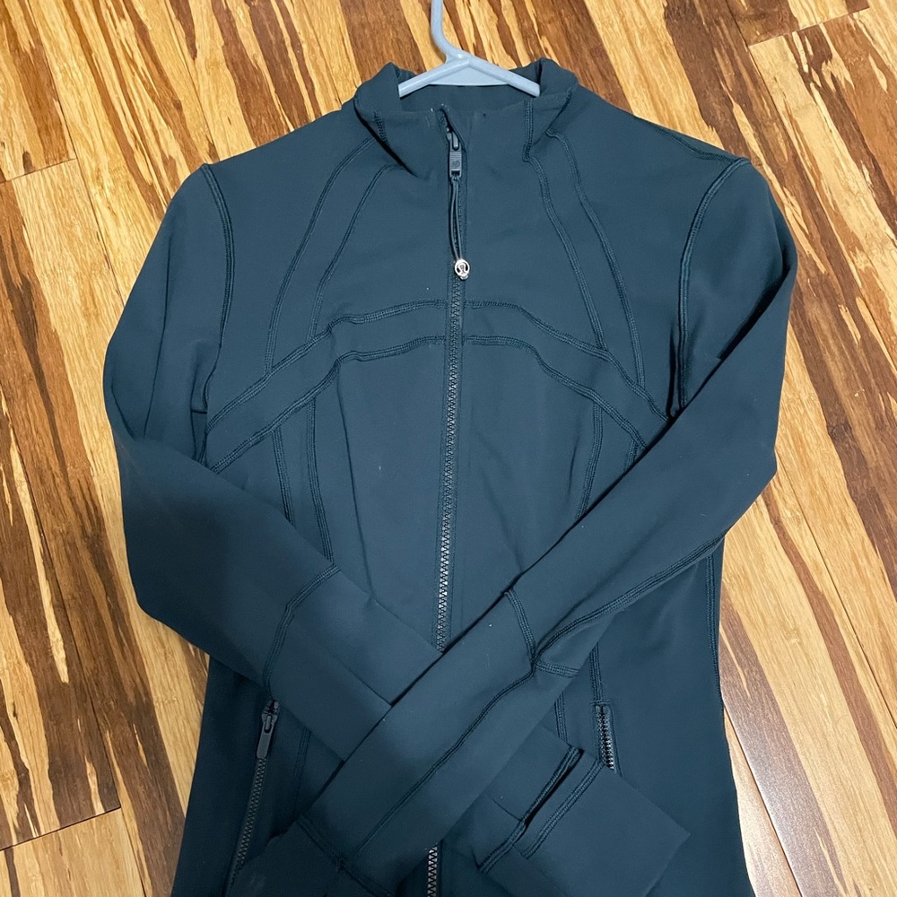 Lululemon define jacket size 6